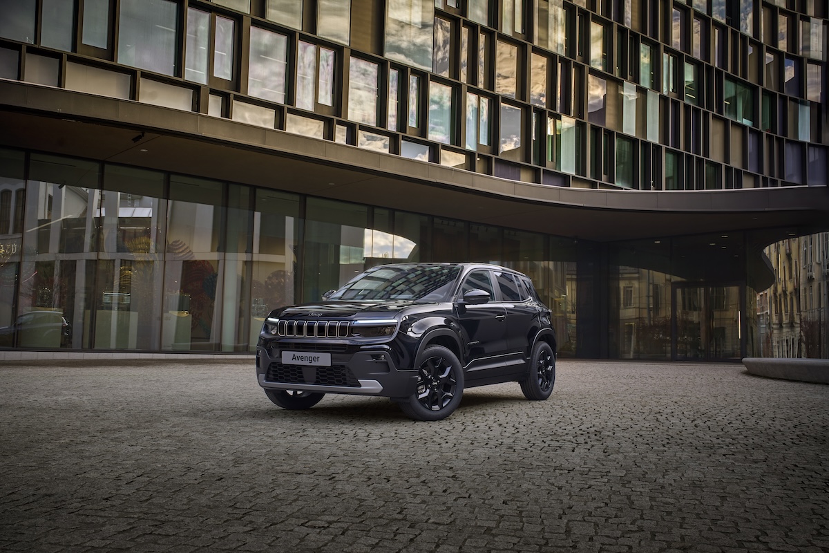 Jeep a Bruxelles 2026: Avenger Black Edition, Compass PHEV e 4xe, Wagoneer S Jeep a Bruxelles 2026: Avenger Black Edition, Compass PHEV e 4xe, Wagoneer S