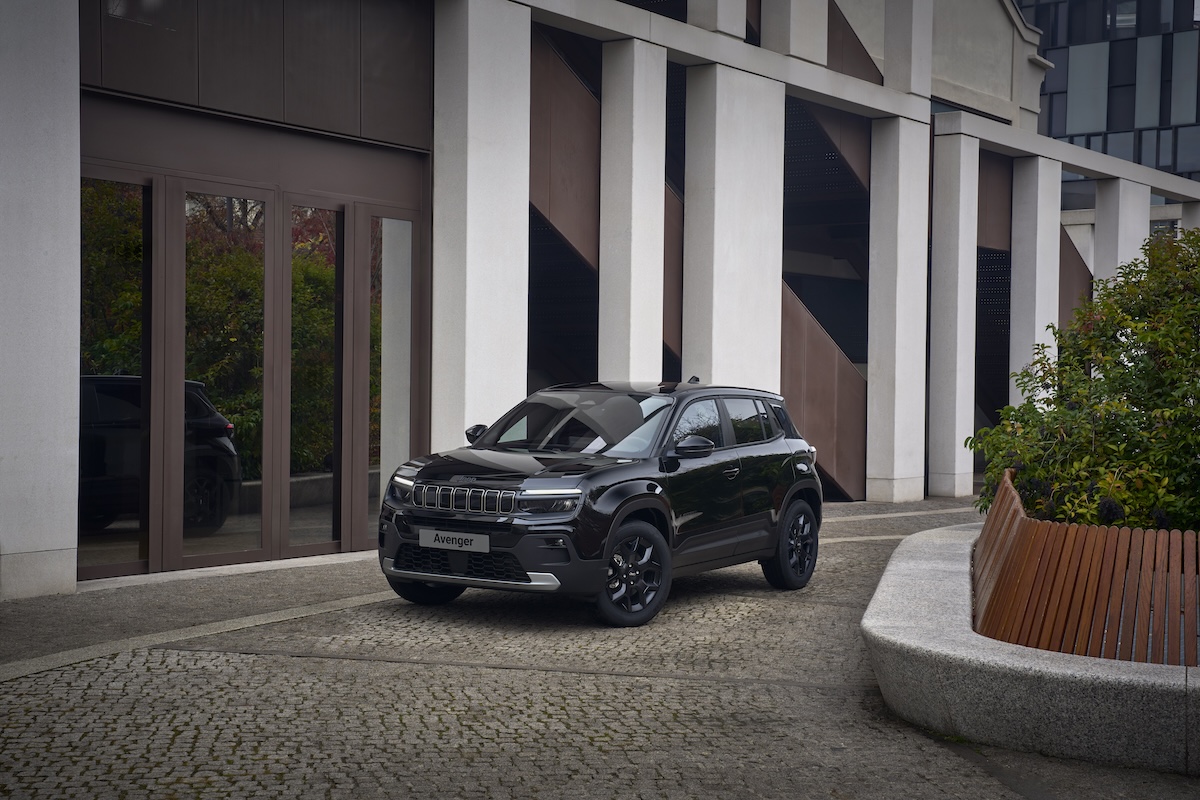 Jeep a Bruxelles 2026: Avenger Black Edition, Compass PHEV e 4xe, Wagoneer S Jeep a Bruxelles 2026: Avenger Black Edition, Compass PHEV e 4xe, Wagoneer S