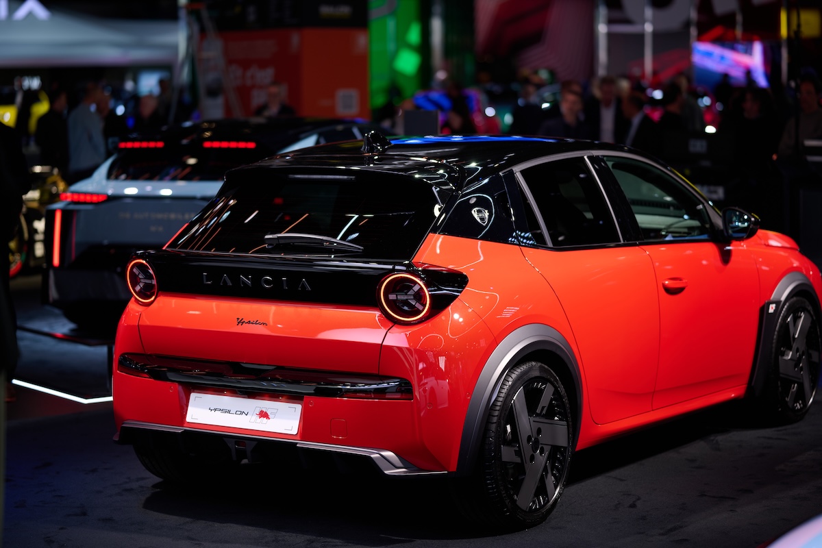 Bruxelles Motor Show 2026: Lancia svela il futuro tra HF e WRC2