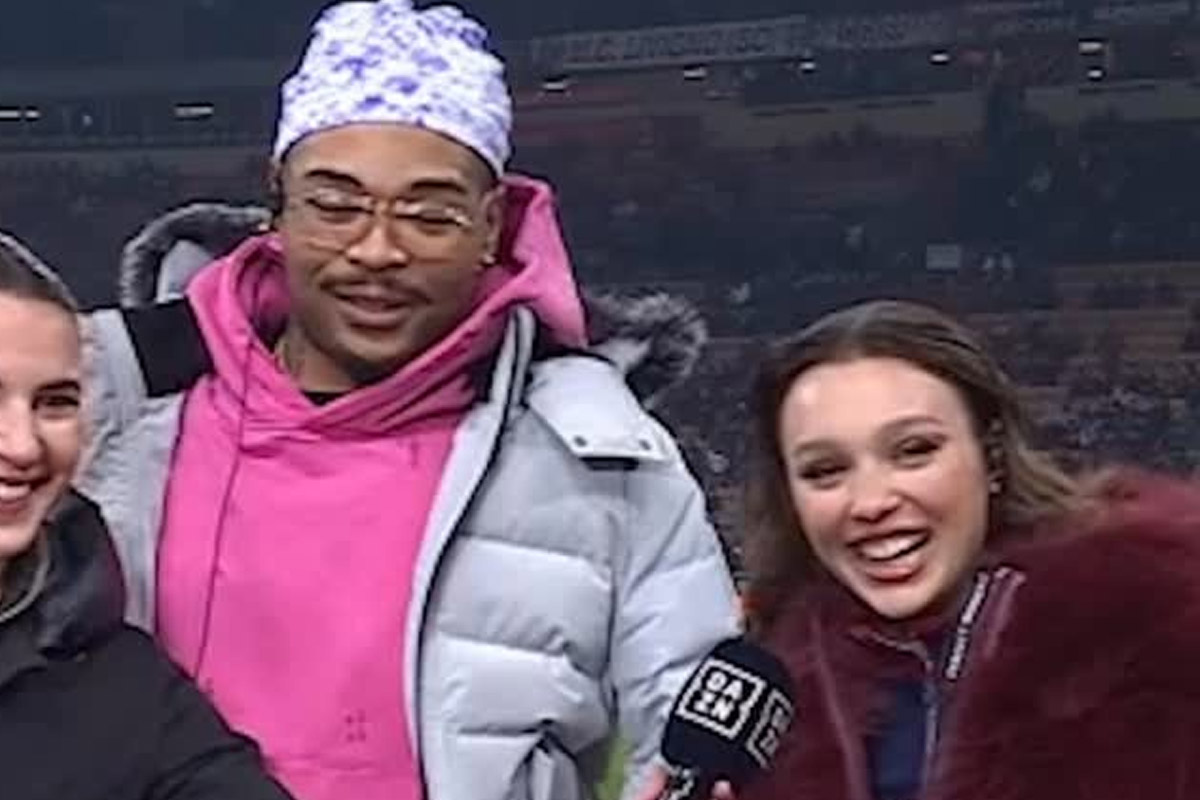 Dazn, il siparietto tra Sarah Toscano e il giornalista: “Ti invito al mio concerto”. VIDEO Dazn, il siparietto tra Sarah Toscano e il giornalista: “Ti invito al mio concerto”. VIDEO