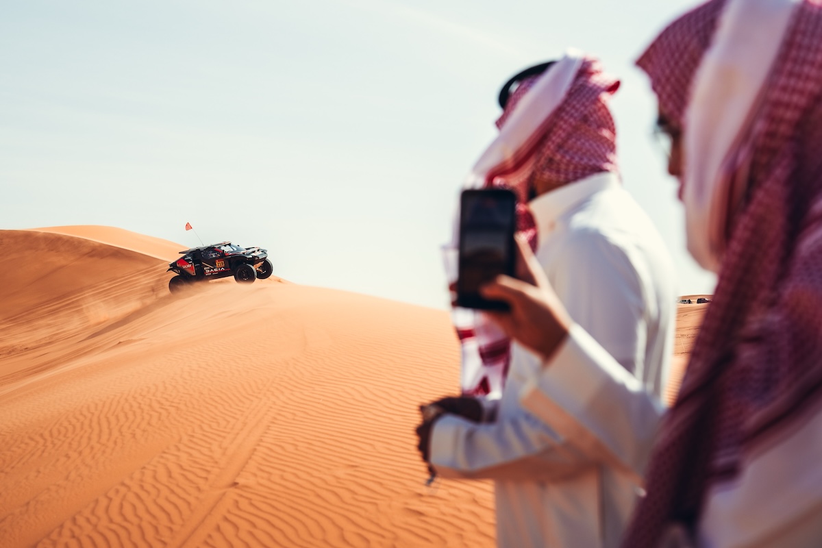 Dacia Sandriders show alla Dakar: Al-Attiyah e Loeb sul podio