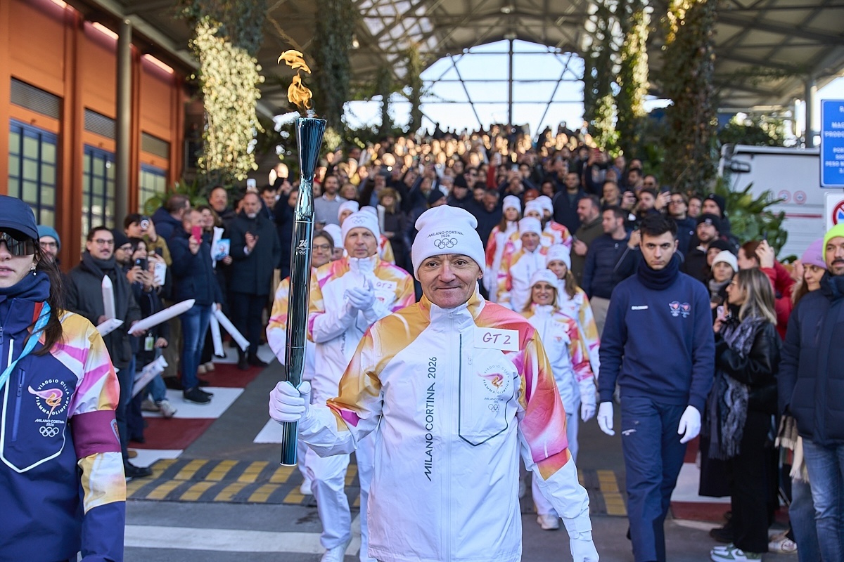 Maserati e le Olimpiadi: la Fiamma entra nello storico sito di Modena Maserati e le Olimpiadi: la Fiamma entra nello storico sito di Modena