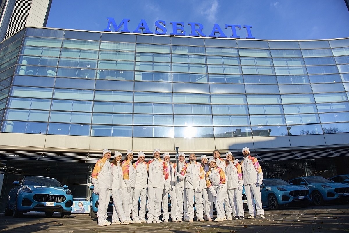 Maserati e le Olimpiadi: la Fiamma entra nello storico sito di Modena Maserati e le Olimpiadi: la Fiamma entra nello storico sito di Modena