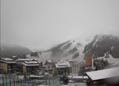 La polizia sequestra la Torre Rossa di Sestriere, problemi di sicurezza per l’iconico hotel a tre stelle