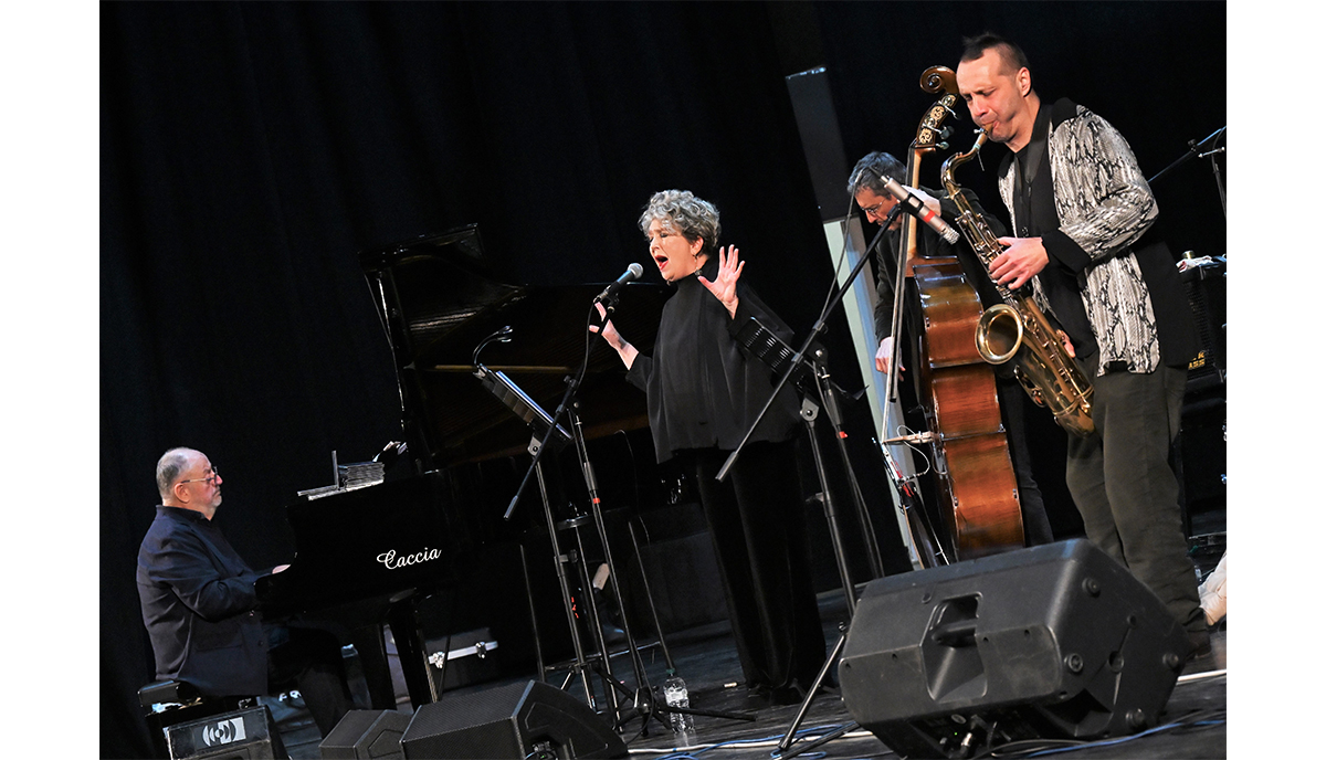 Rossana Casale con il concerto Almost Blue illumina Busto Arsizio Rossana Casale con il concerto Almost Blue illumina Busto Arsizio
