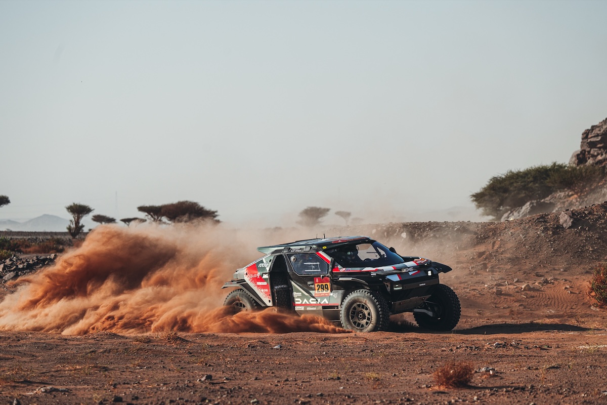 Dakar 2026: Dacia Sandriders domina la Tappa 10 e Al-Attiyah vola