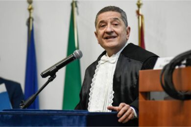 Bankitalia, il monito di Panetta: “In Germania i laureati guadagnano l’80% in più. L’Italia deve investire sul capitale umano”