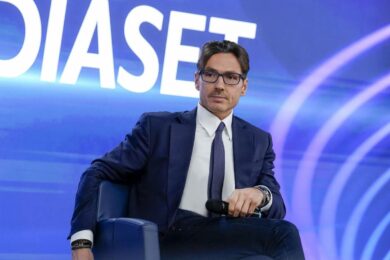 Ascolti tv Mediaset vs Rai, “sorpasso storico”: Strenne amare per Viale Mazzini. E i primi trend di inizio 2026… – Lo studio/analisi