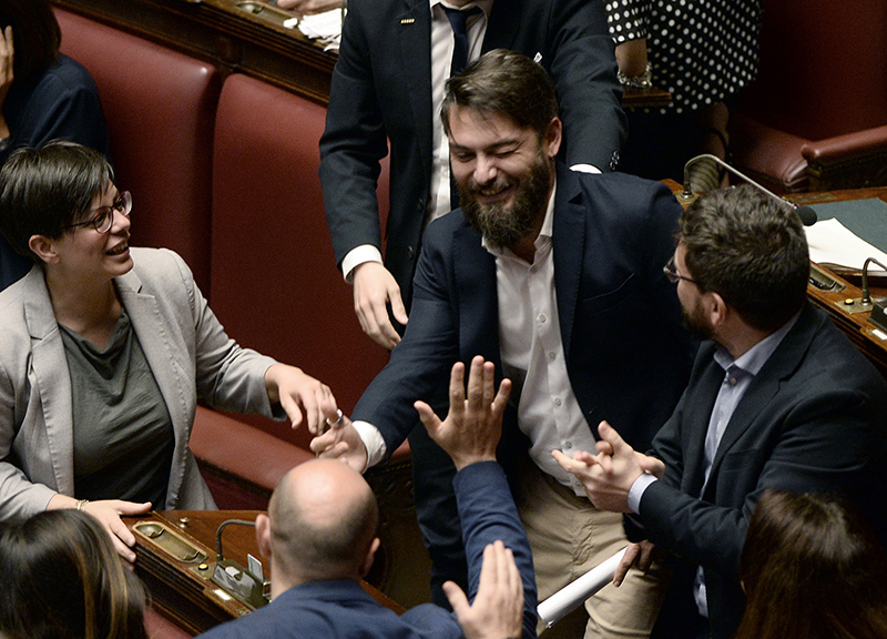 Risoluzione Iran, il M5s si astiene. Ricciardi: “No a interventi militari, così si rischia una nuova Afghanistan” Risoluzione Iran, il M5s si astiene. Ricciardi: “No a interventi militari, così si rischia una nuova Afghanistan”