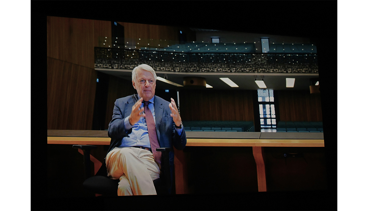 Voci di Alumni docufilm ideato e diretto da Massimiliano Finazzer Flory Voci di Alumni docufilm ideato e diretto da Massimiliano Finazzer Flory