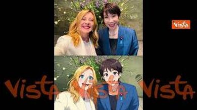 Selfie in stile manga per Meloni e Takaichi a Tokyo