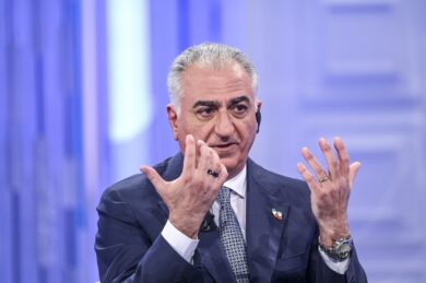 Iran, Reza Pahlavi: “Io tornerò nel Paese e il regime cadrà. Donald Trump è un uomo di parola”