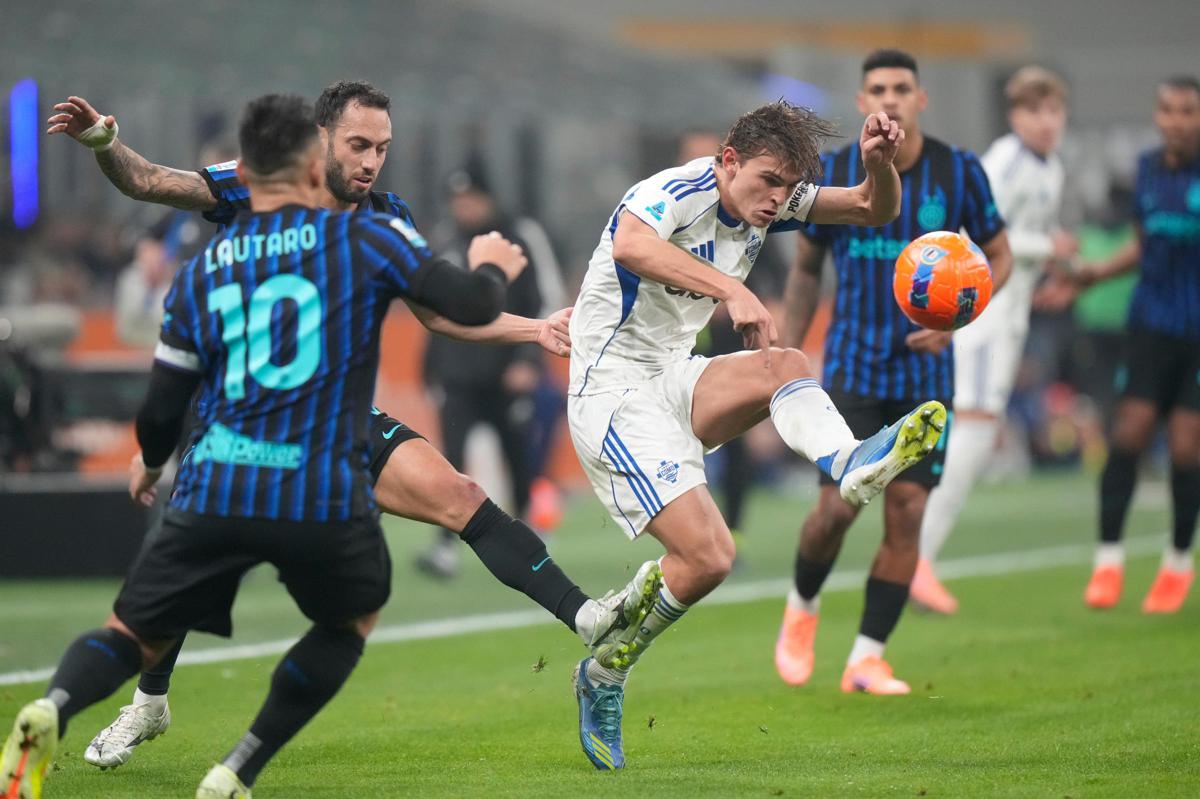 Nico Paz, intrigo Como-Real: la riunione decisiva. Mourinho, occhio all’assist all’Inter Nico Paz, intrigo Como-Real: la riunione decisiva. Mourinho, occhio all’assist all’Inter