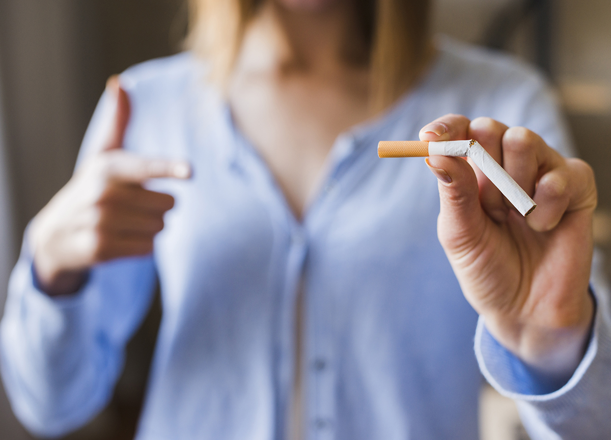 Sigarette, ennesima stangata per i fumatori: aumenti in arrivo e lo Stato fa cassa. Ecco quanto costerà ora un pacchetto Sigarette, ennesima stangata per i fumatori: aumenti in arrivo e lo Stato fa cassa. Ecco quanto costerà ora un pacchetto