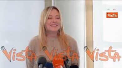 “Ho tanta paura”, Meloni scherza con Direttore di Vista prima della sua domanda