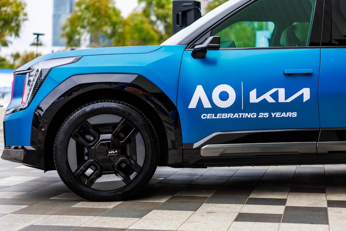 Kia festeggia 25 anni agli Open: Art Car EV9 e “Night of Legends” Kia festeggia 25 anni agli Open: Art Car EV9 e “Night of Legends”