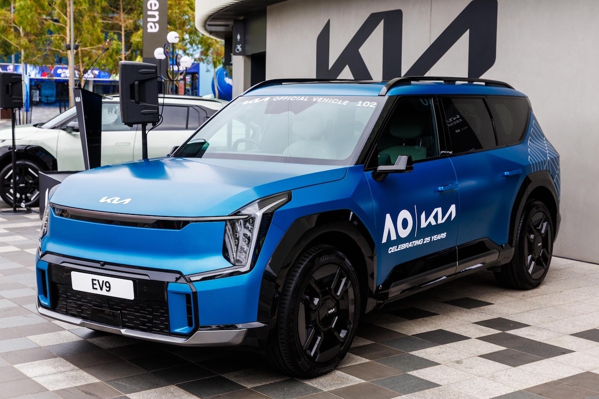 Kia festeggia 25 anni agli Open: Art Car EV9 e “Night of Legends” Kia festeggia 25 anni agli Open: Art Car EV9 e “Night of Legends”