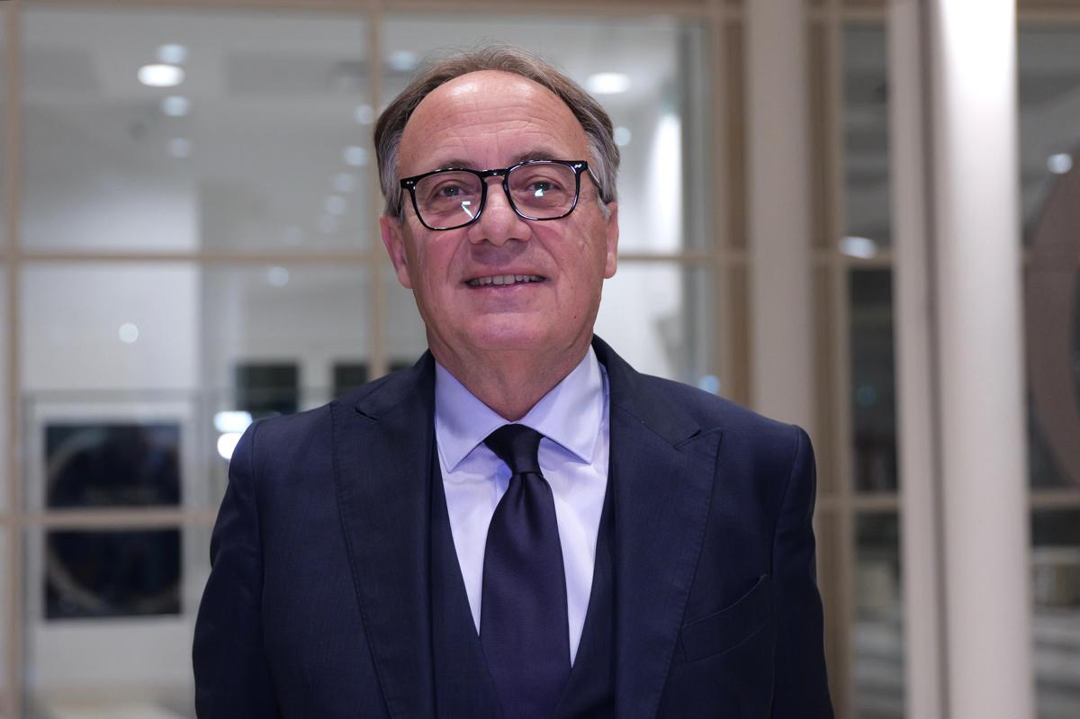 Regione Puglia, varata la giunta Decaro Emiliano sarà il consigliere giuridico