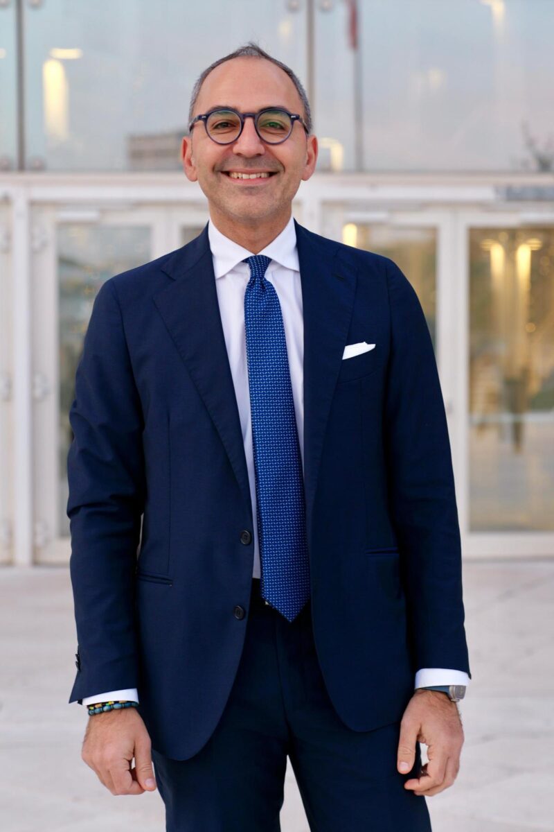 Regione Puglia, varata la giunta Decaro Emiliano sarà il consigliere giuridico