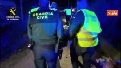 Schianto tra due treni in Spagna, almeno 39 morti e 150 feriti. I soccorsi dopo l’incidente