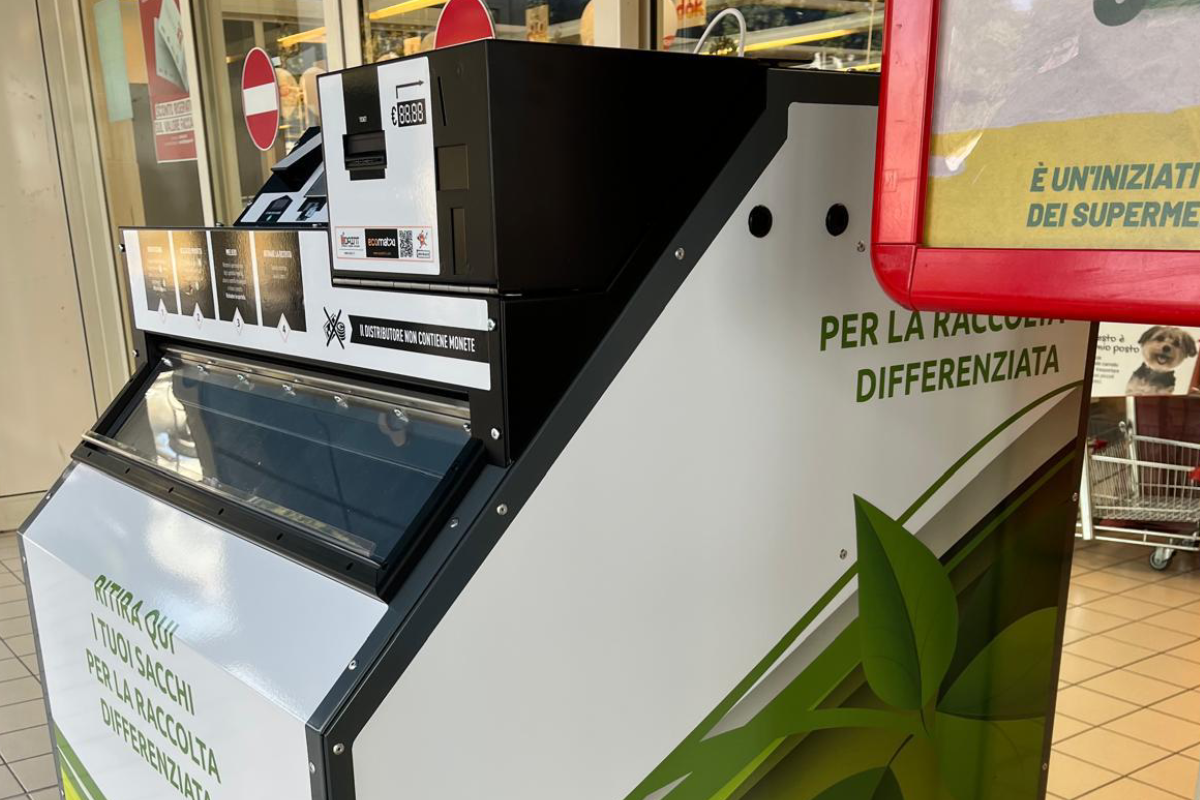 Comune di Noci, raccolta differenziata: installate macchine automatiche per la distribuzione di sacchetti Comune di Noci, raccolta differenziata: installate macchine automatiche per la distribuzione di sacchetti