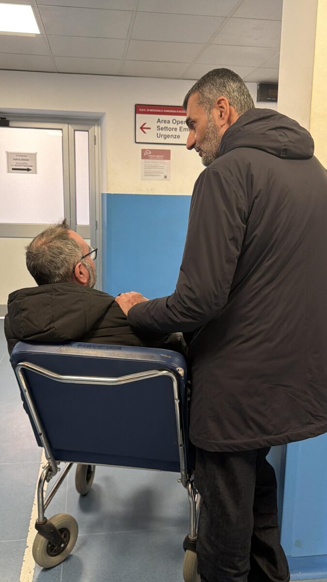 Ospedale ‘Perrino’ Brindisi, la visita al Pronto Soccorso di Decaro e Pentassuglia Ospedale ‘Perrino’ Brindisi, la visita al Pronto Soccorso di Decaro e Pentassuglia