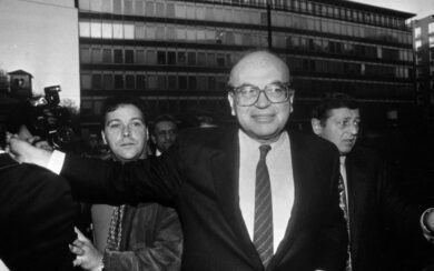 Chi era Bettino Craxi, dal PSI a Mani pulite fino all’esilio di Hammamet: il ritratto di un politico che continua a dividere