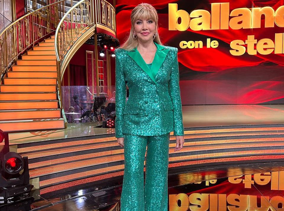 Rai, il sabato sera si scalda: Milly Carlucci pesca nel passato e rilancia Canzonissima. Tutto pronto per il nuovo show 