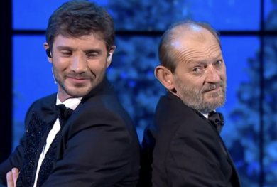 Stefano De Martino in lacrime, morto il padre Enrico. Anche lui ballerino, era malato da tempo. Aveva 61 anni