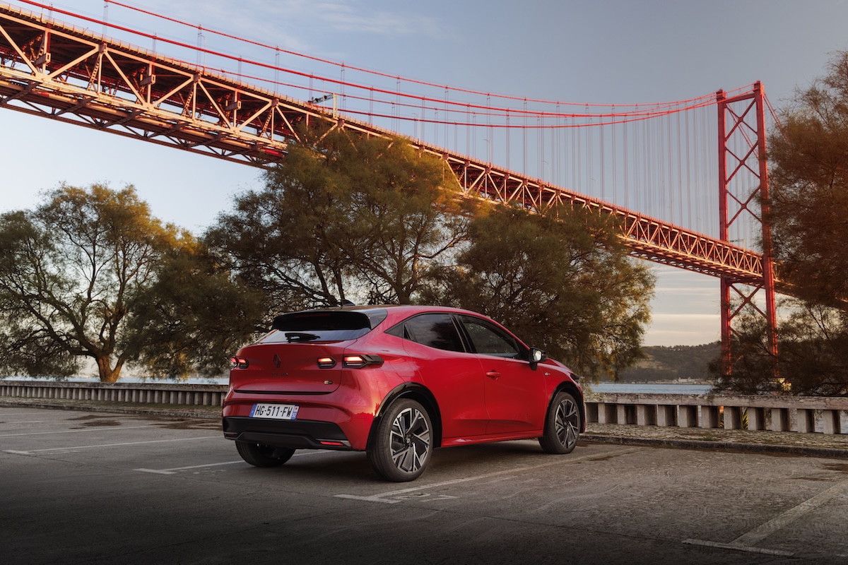 Renault Clio debutta con Google integrato e hybrid da 160 cv