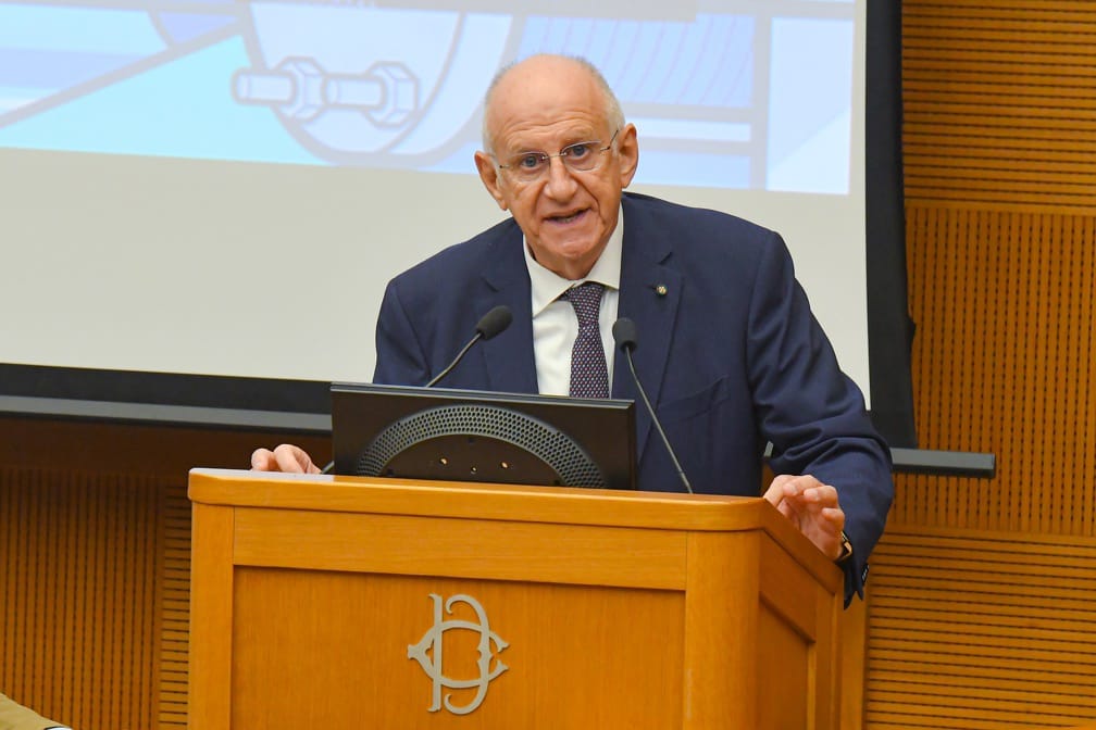 Idrogeno. Dossi (H2IT): “Via libera alla RED III: recepiti target per l’idrogeno nell’industria e nella mobilità” Idrogeno. Dossi (H2IT): “Via libera alla RED III: recepiti target per l’idrogeno nell’industria e nella mobilità”
