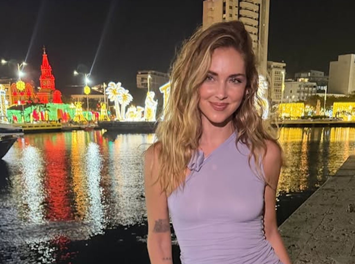 Chiara Ferragni, dopo il Pandoro gate riparte dalla moda: sarà il volto della nuova campagna di Guess