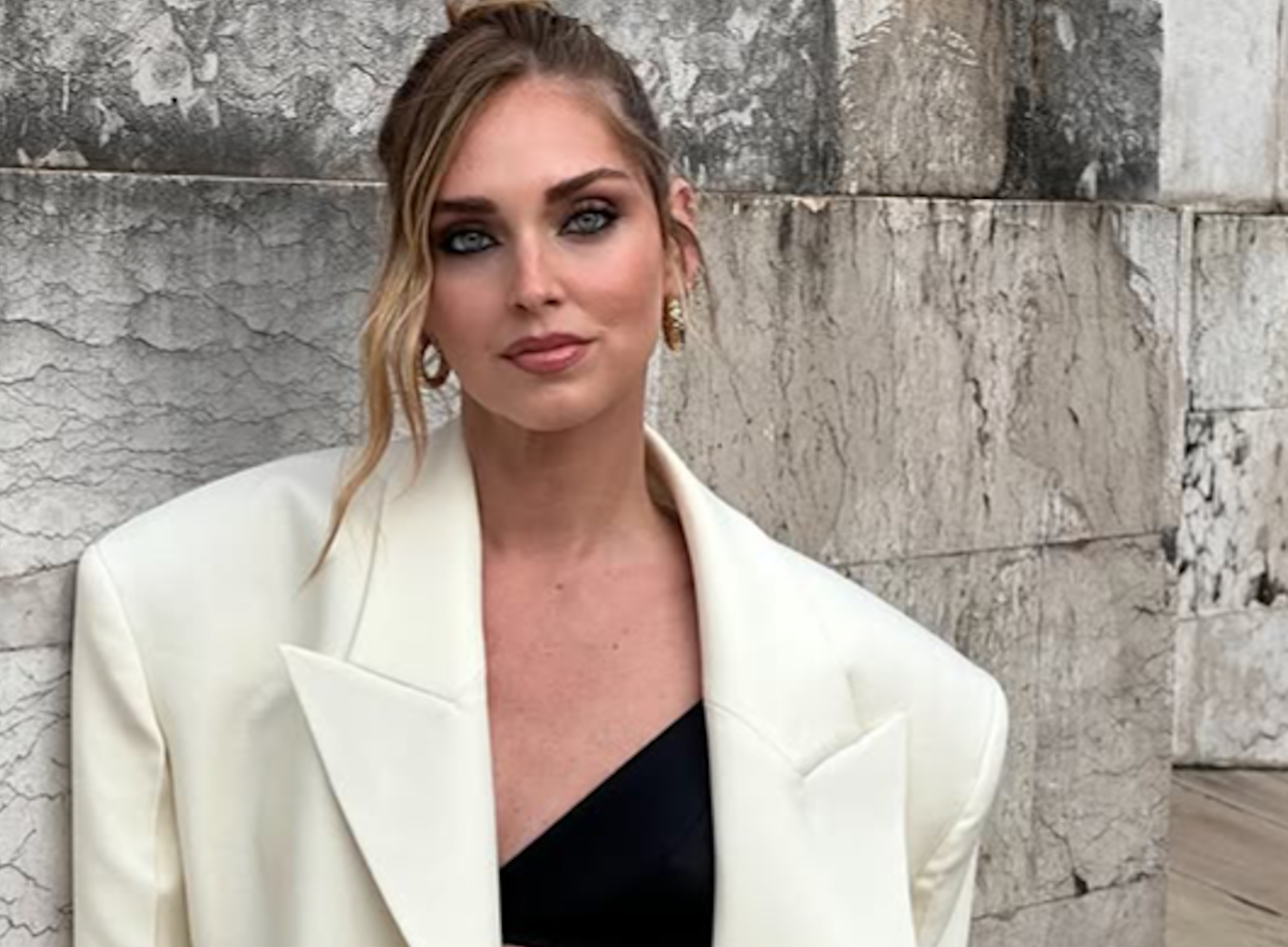 Chiara Ferragni, dopo il Pandoro gate riparte dalla moda: sarà il volto della nuova campagna di Guess