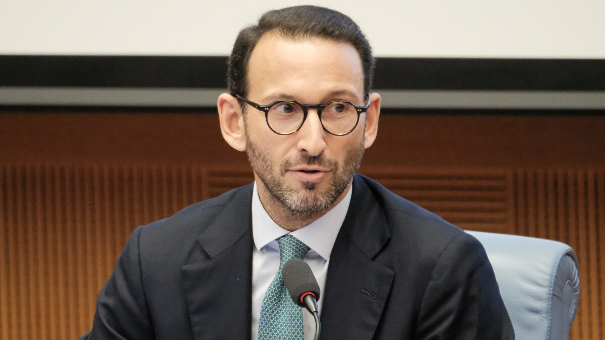 Consob, colpo di scena: Freni si ritira dalla corsa per la presidenza. Giorgetti: “Contento che resti a lavorare con me”