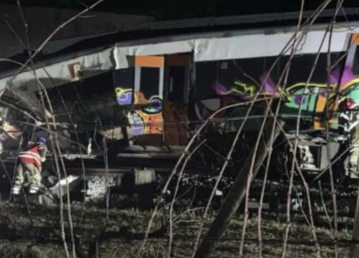 Spagna, la maledizione dei treni: altro deragliamento. Un morto e 40 feriti a Barcellona Spagna, la maledizione dei treni: altro deragliamento. Un morto e 40 feriti a Barcellona