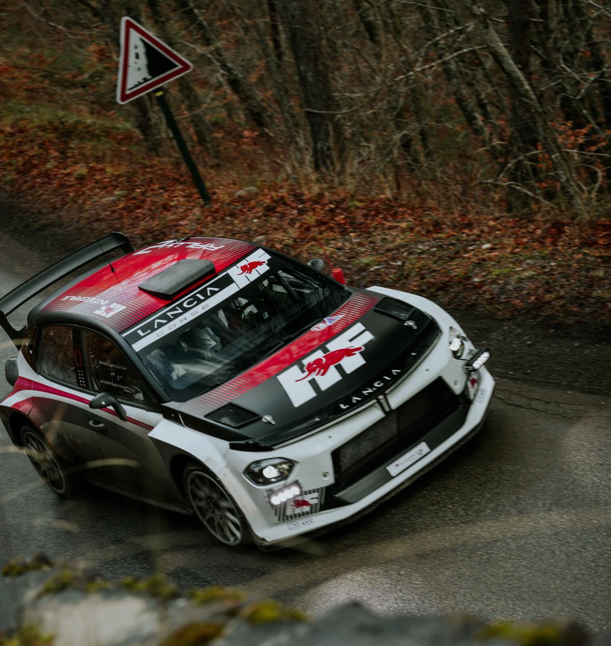 Lancia torna nel WRC: la Ypsilon Rally2 sfida il ghiaccio di Monte-Carlo Lancia torna nel WRC: la Ypsilon Rally2 sfida il ghiaccio di Monte-Carlo