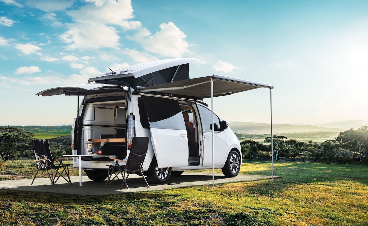 Hyundai STARIA Camper: il futuro dei viaggi elettrici è debutta a Stoccarda Hyundai STARIA Camper: il futuro dei viaggi elettrici è debutta a Stoccarda