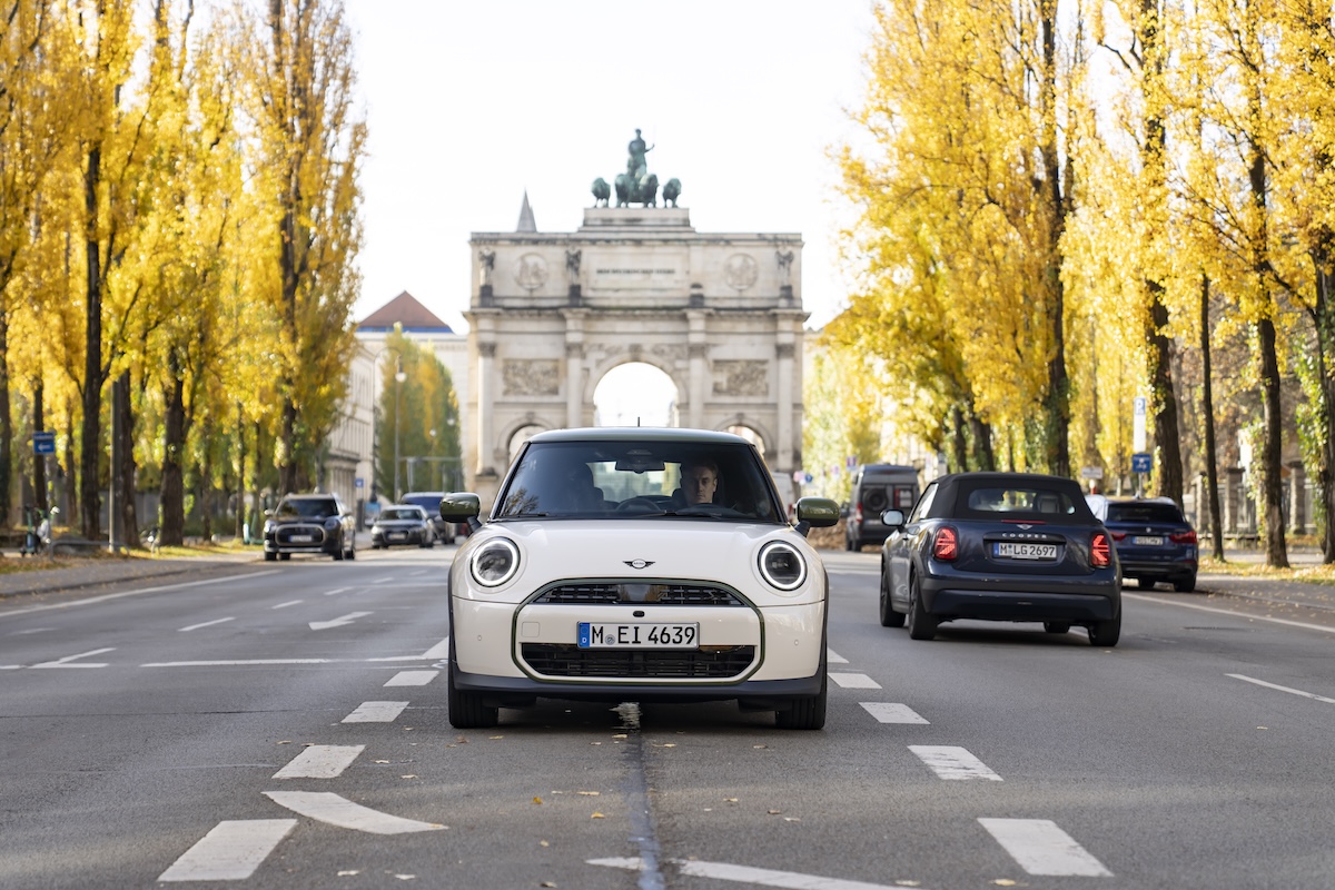 MINI Paul Smith Edition: l’icona British si veste “Classic with a Twist” MINI Paul Smith Edition: l’icona British si veste “Classic with a Twist”