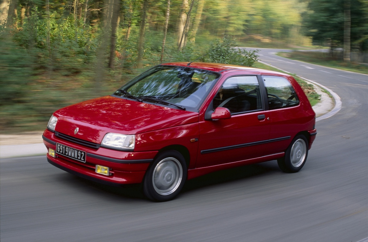 Retromobile 2026: Renault celebra i 35 anni di successi della Clio Retromobile 2026: Renault celebra i 35 anni di successi della Clio