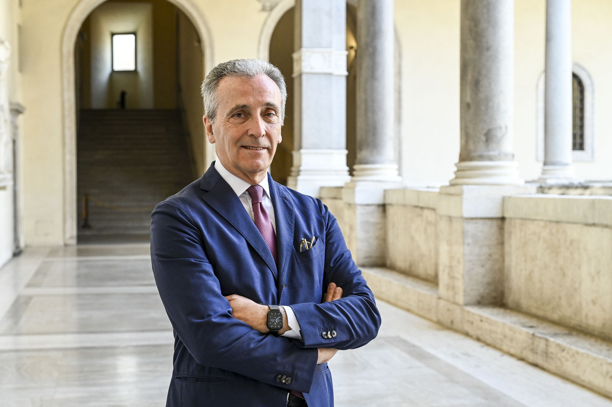 Mediobanca, la strana storia del maxi compenso proposto per il Marchese del Grilli Mediobanca, la strana storia del maxi compenso proposto per il Marchese del Grilli