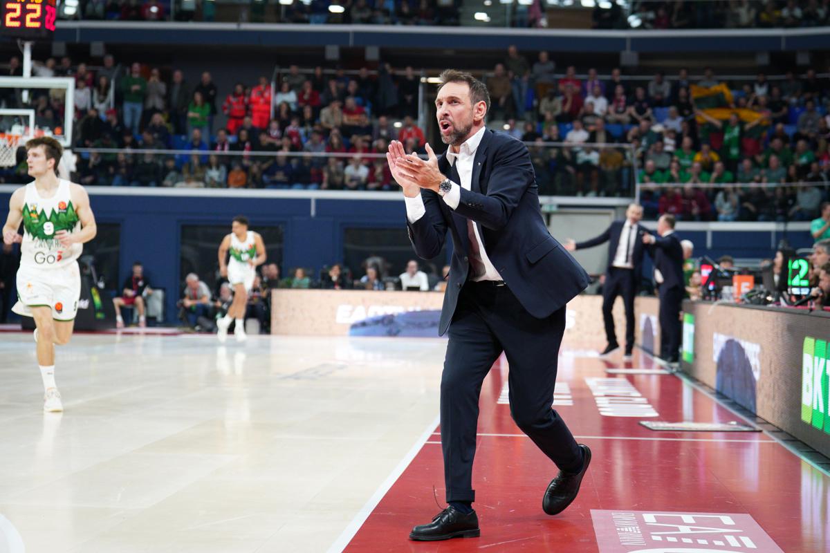 Olimpia Milano cade in casa contro lo Zalgiris Kaunas. Non basta un super Shields Olimpia Milano cade in casa contro lo Zalgiris Kaunas. Non basta un super Shields
