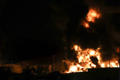 Iran,  ‘Khamenei trasferito in un rifugio speciale’ – Portaerei Usa nella regione. Teheran, ‘considereremo qualsiasi attacco come guerra totale contro di noi’