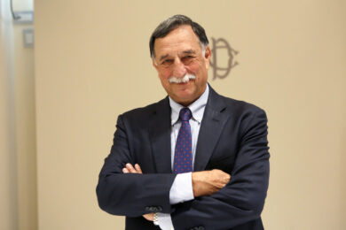 Ucraina, “Putin non vuole la pace. L’unica soluzione è un congelamento della linea del fronte con una fascia di terreno smilitarizzata”