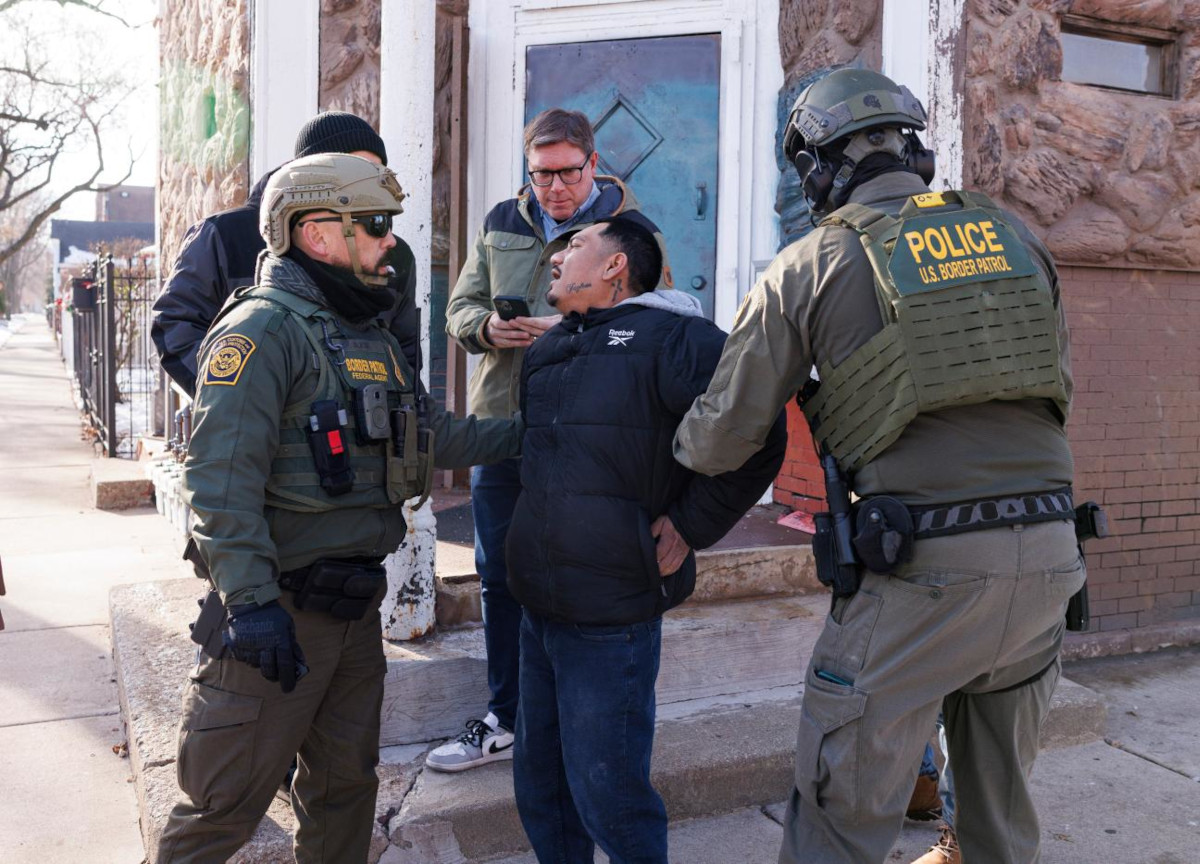 Polizia Ice, Trump: “Lavoro fenomenale”: ma ora pensa al ritiro. Bill Clinton: “Americani, alzatevi e parlate” Polizia Ice, Trump: “Lavoro fenomenale”: ma ora pensa al ritiro. Bill Clinton: “Americani, alzatevi e parlate”