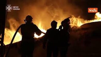 Guerra in Ucraina, violento attacco russo su Kiev e Kharkiv durante la notte