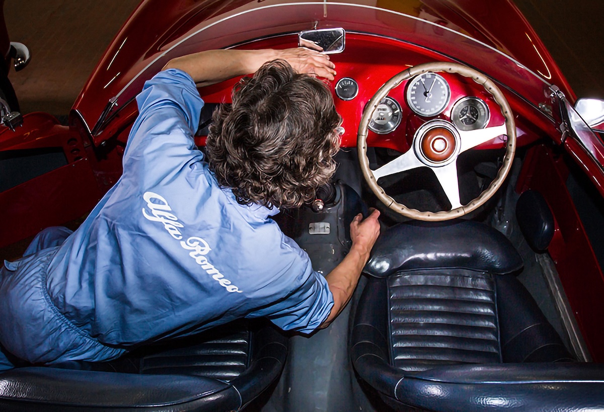 Parigi accende le supercar: debutta Bottegafuoriserie con Alfa e Maserati Parigi accende le supercar: debutta Bottegafuoriserie con Alfa e Maserati