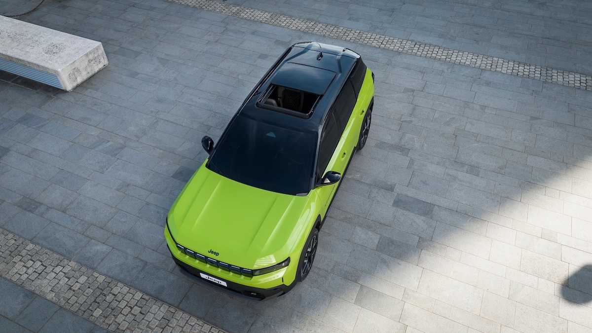 Nuova Compass, debutto italiano tra musica e off-road urbano