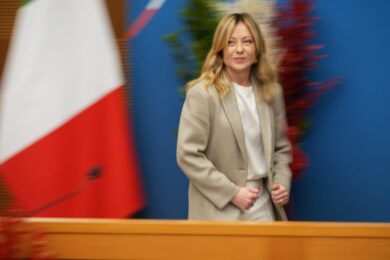 Giorno della Memoria, Meloni al Quirinale: “Pagina buia, condanniamo la complicità del regime fascista”. Mattarella: “Orrore senza fine”