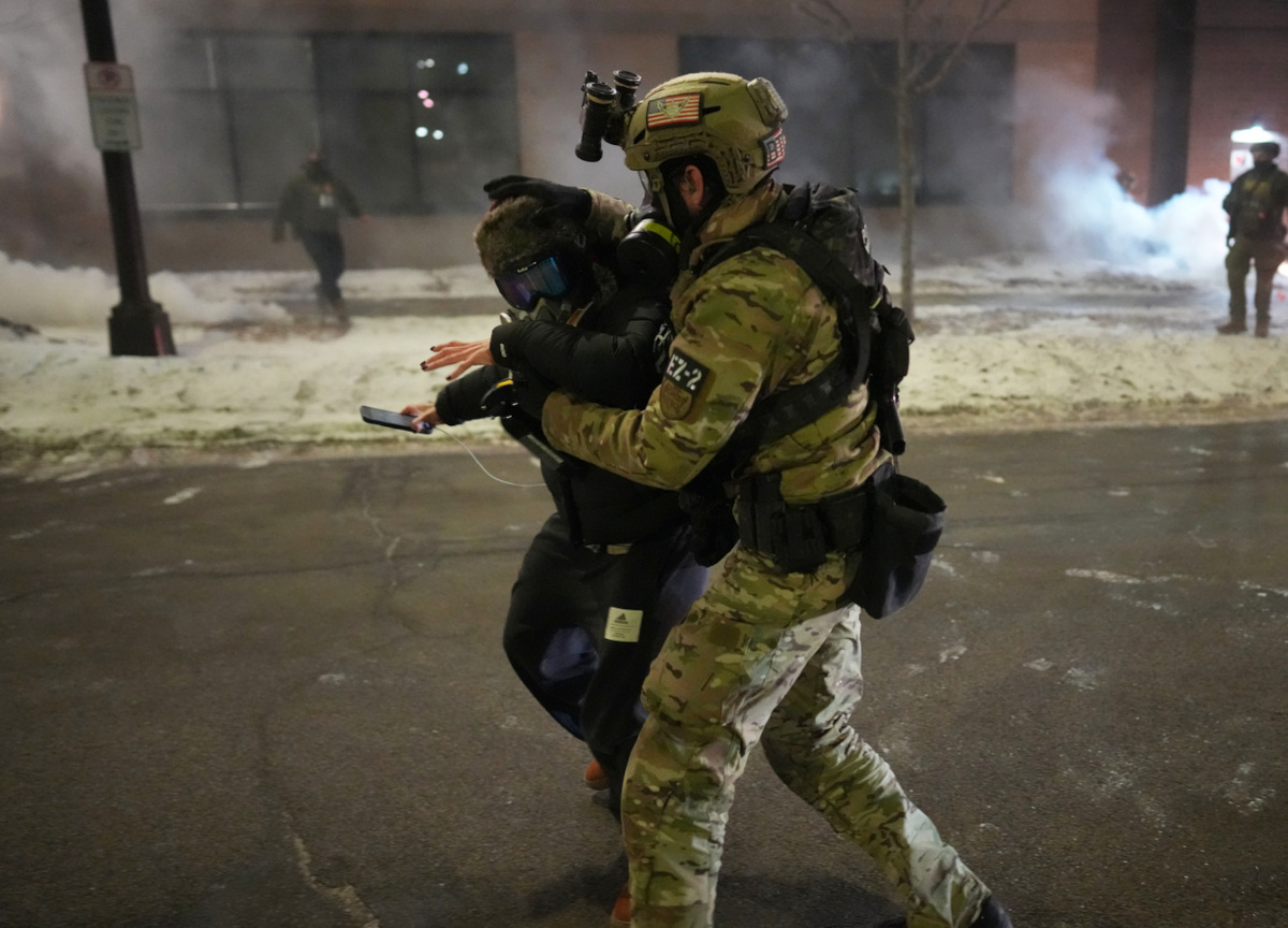 Ecco perché manifestare contro gli agenti inesistenti dell’Ice è un problema Ecco perché manifestare contro gli agenti inesistenti dell’Ice è un problema