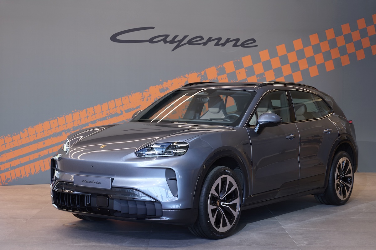 Nel 2025 Porsche supera il mercato: elettrico al 27% e 911 record